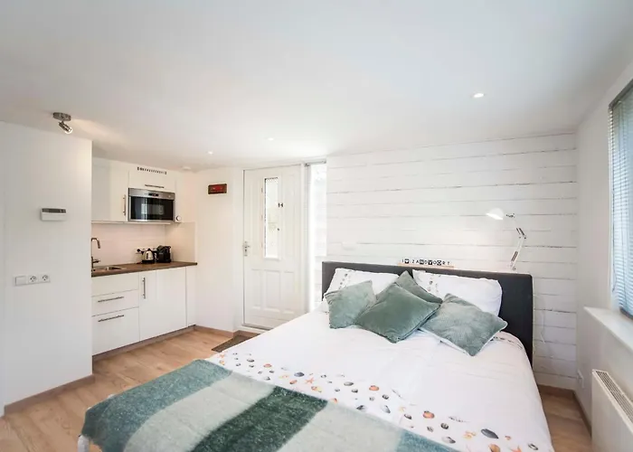 Studio 4 U With Private Parking