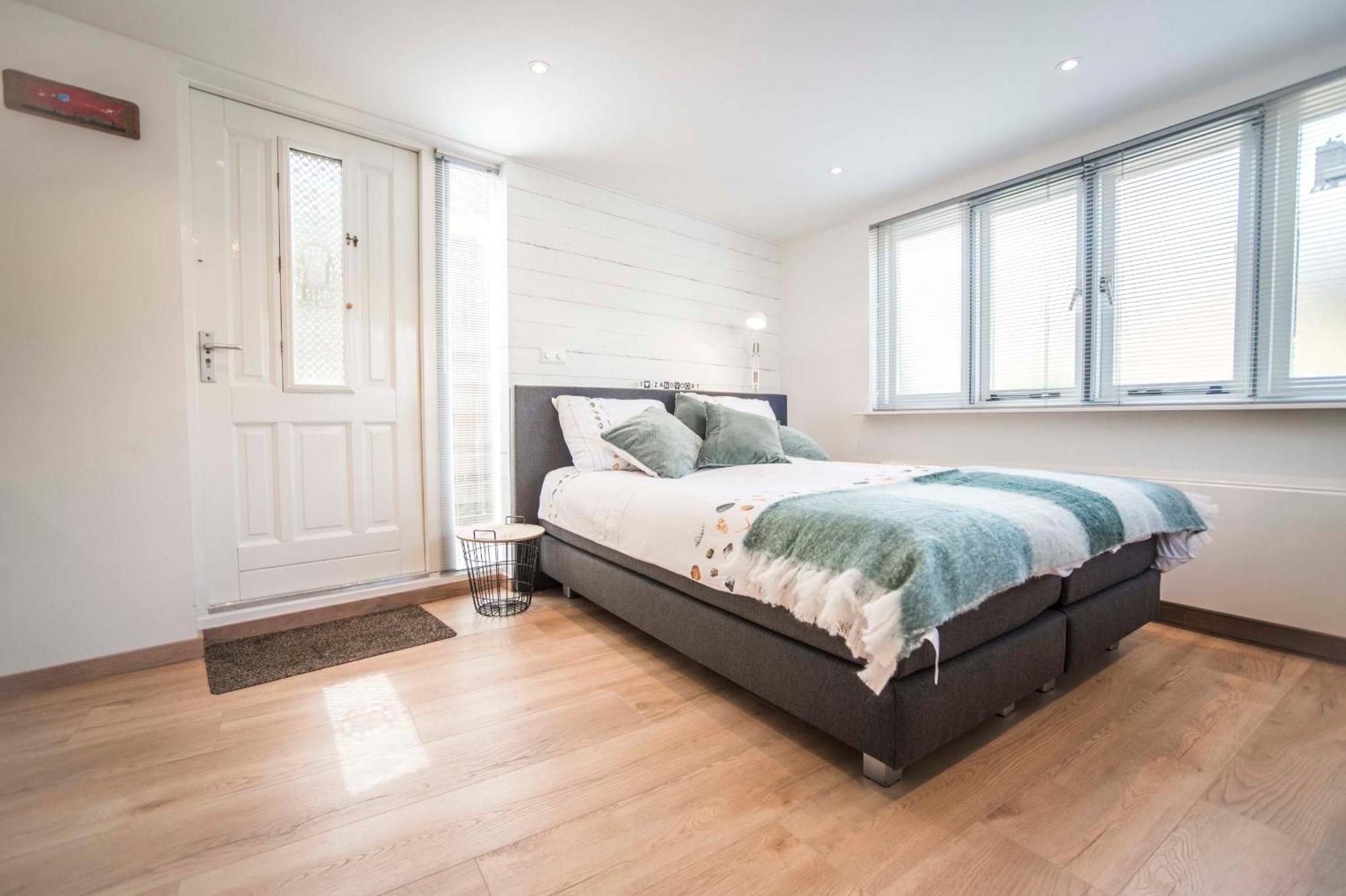 4 U With Private Parking Apartment