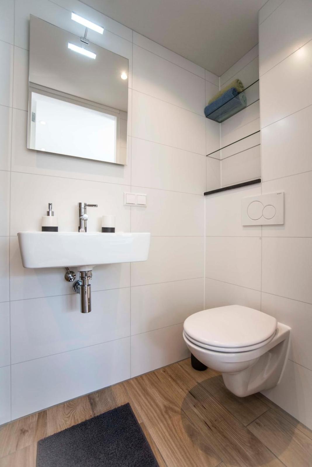 4 U With Private Parking Apartment