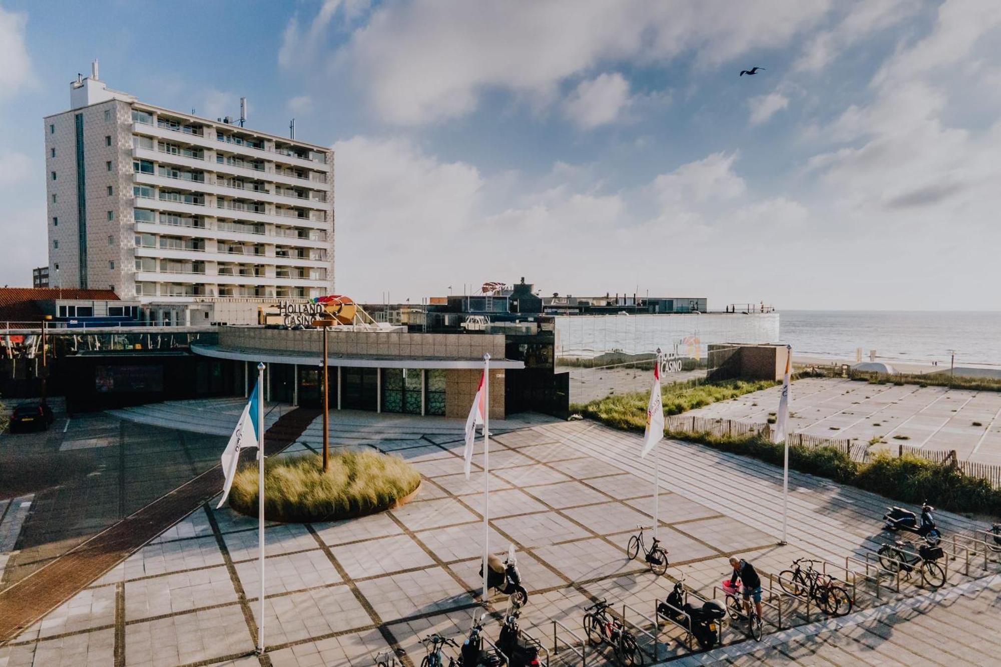 4 U With Private Parking Apartment Zandvoort